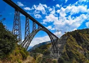 चिनाब ब्रिज एक इंजीनियरिंग चमत्कार