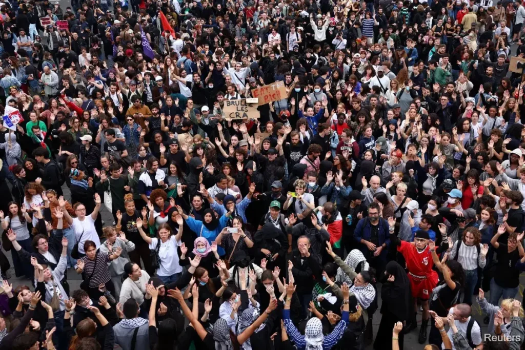 france-protest-crisis-2025-3