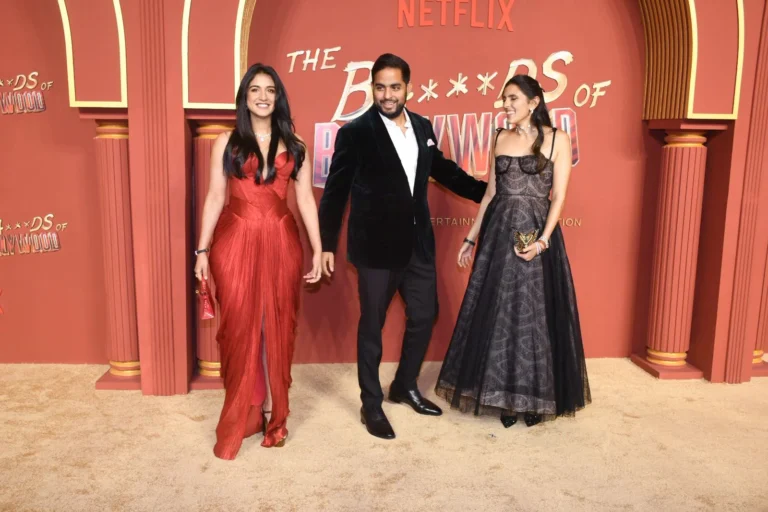 Bads of Bollywood Red Carpet: राधिका मर्चेंट-श्लोका मेहता के बोल्ड रेड और ब्लैक गाउन ने बटोरीं सुर्खियां