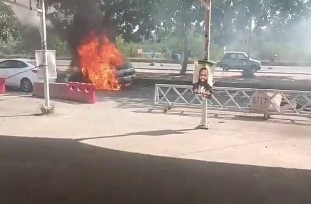 इस्लामाबाद कोर्ट के बाहर कार ब्लास्ट से दहशत-Bharati Fast News