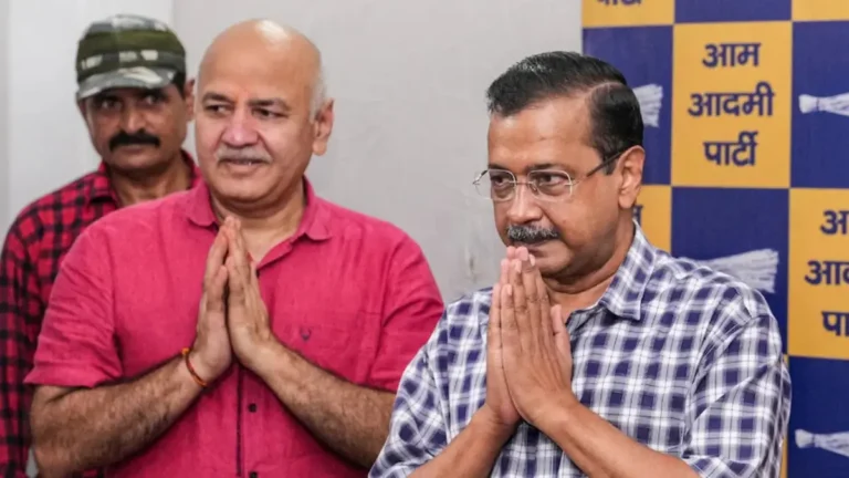 शराब घोटाला केस: बरी होने के बाद भावुक हुए अरविंद केजरीवाल, सिसोदिया को भी मिली राहत